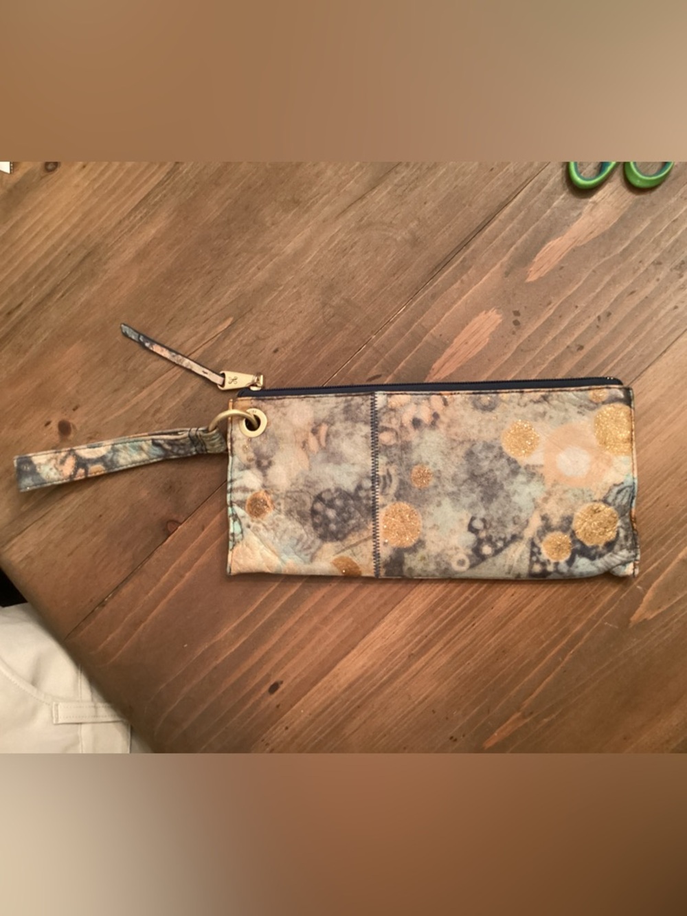 HOBO INTERNATIONAL VIDA LARGE POUCH WRISTLET  LEATHER MYSTIC GARDEN PATTERN